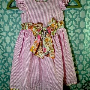 Gently used toddler dress,very good condition no stains size 4T